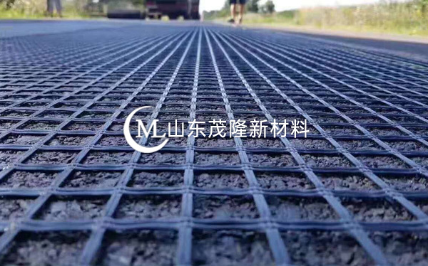《濟青高速改擴建》玻纖鋼塑格柵、抗裂貼施工