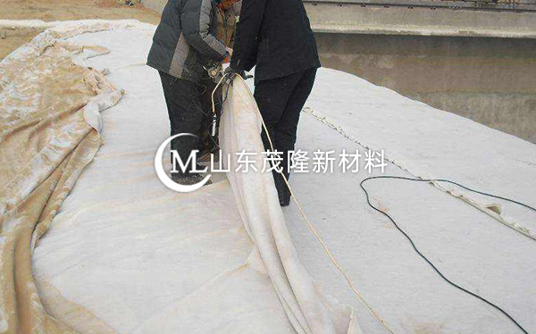 《長(zhǎng)春到西巴彥花鐵路》土工布、EVA防水板施工