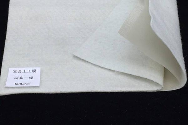 復(fù)合土工膜在施工中要注意什么？  第1張